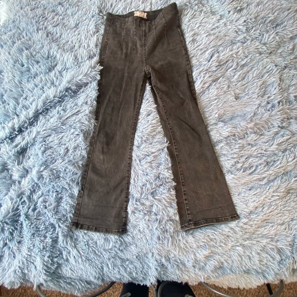 1 Week Left! Free People Women's Black Denim Capri/cropped pant size 25